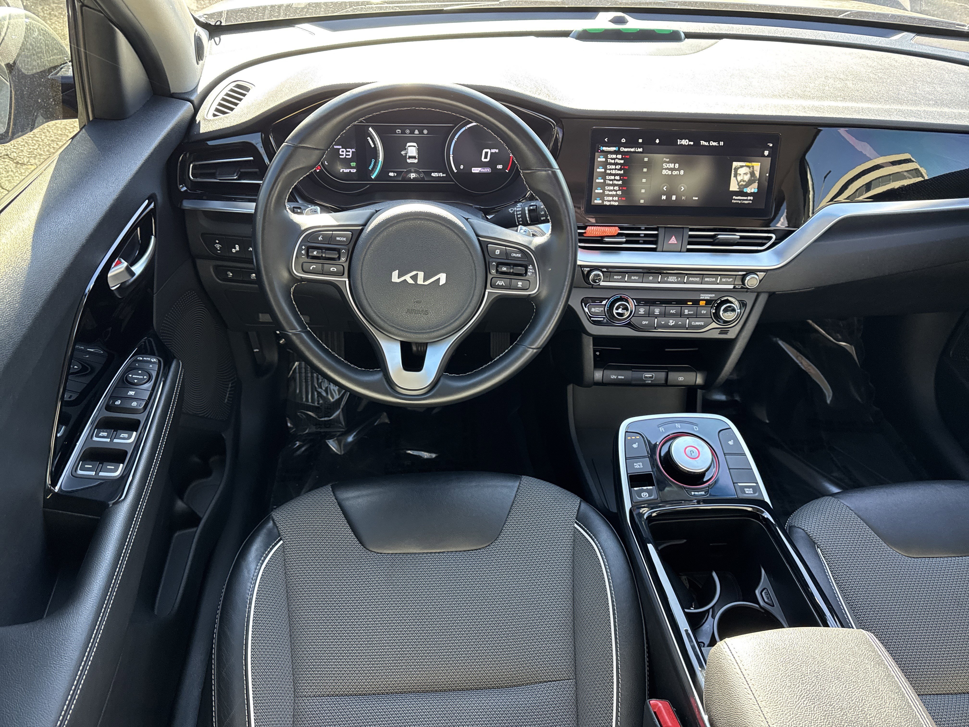 Used 2022 Kia Niro EX image 23