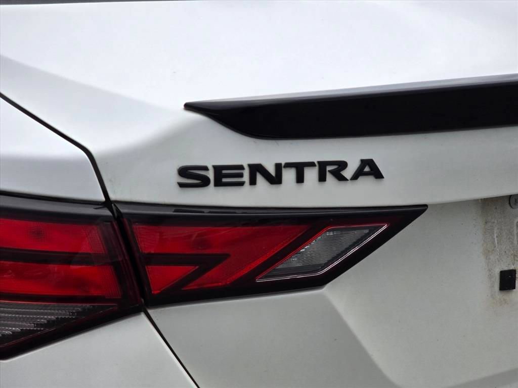 Used 2022 Nissan Sentra SR w/ Midnight Edition FWD image 14