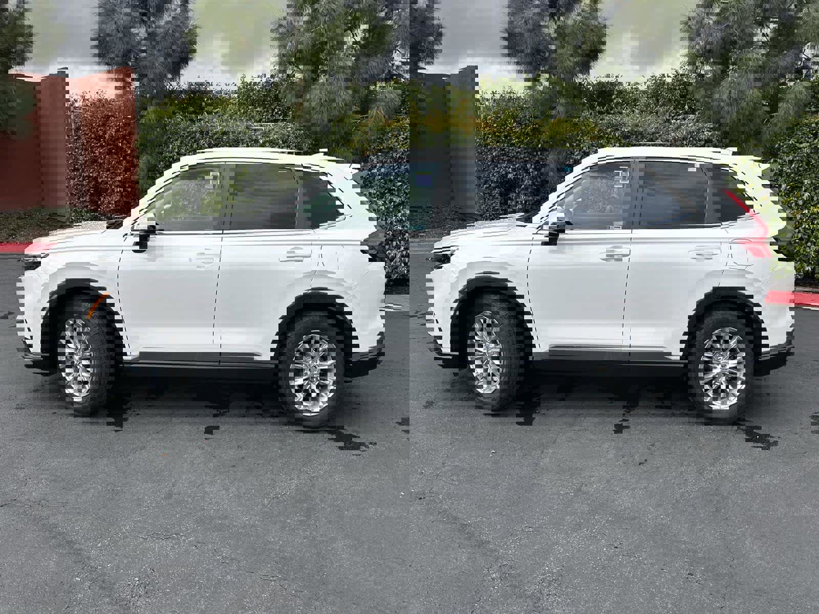 Used 2023 Honda CR-V EX-L image 3