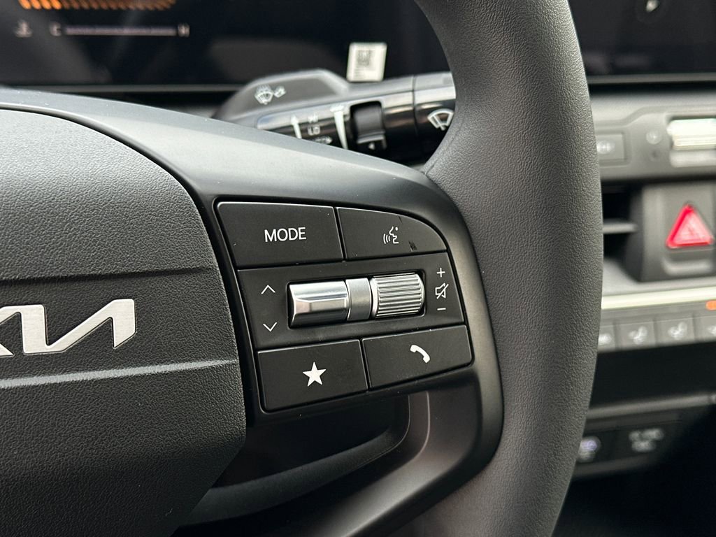 New 2025 Kia K4 LXS image 23