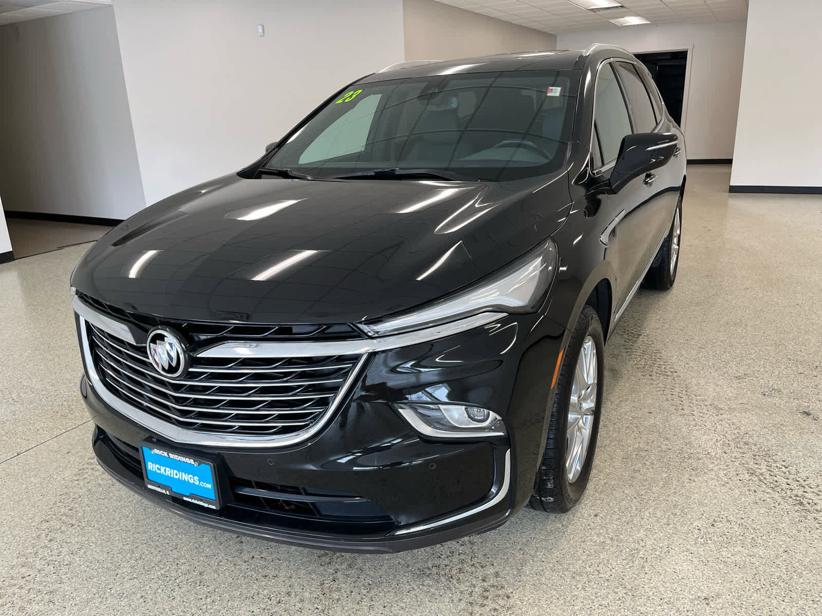 Used 2023 Buick Enclave Essence w/ Experience Buick Package image 3