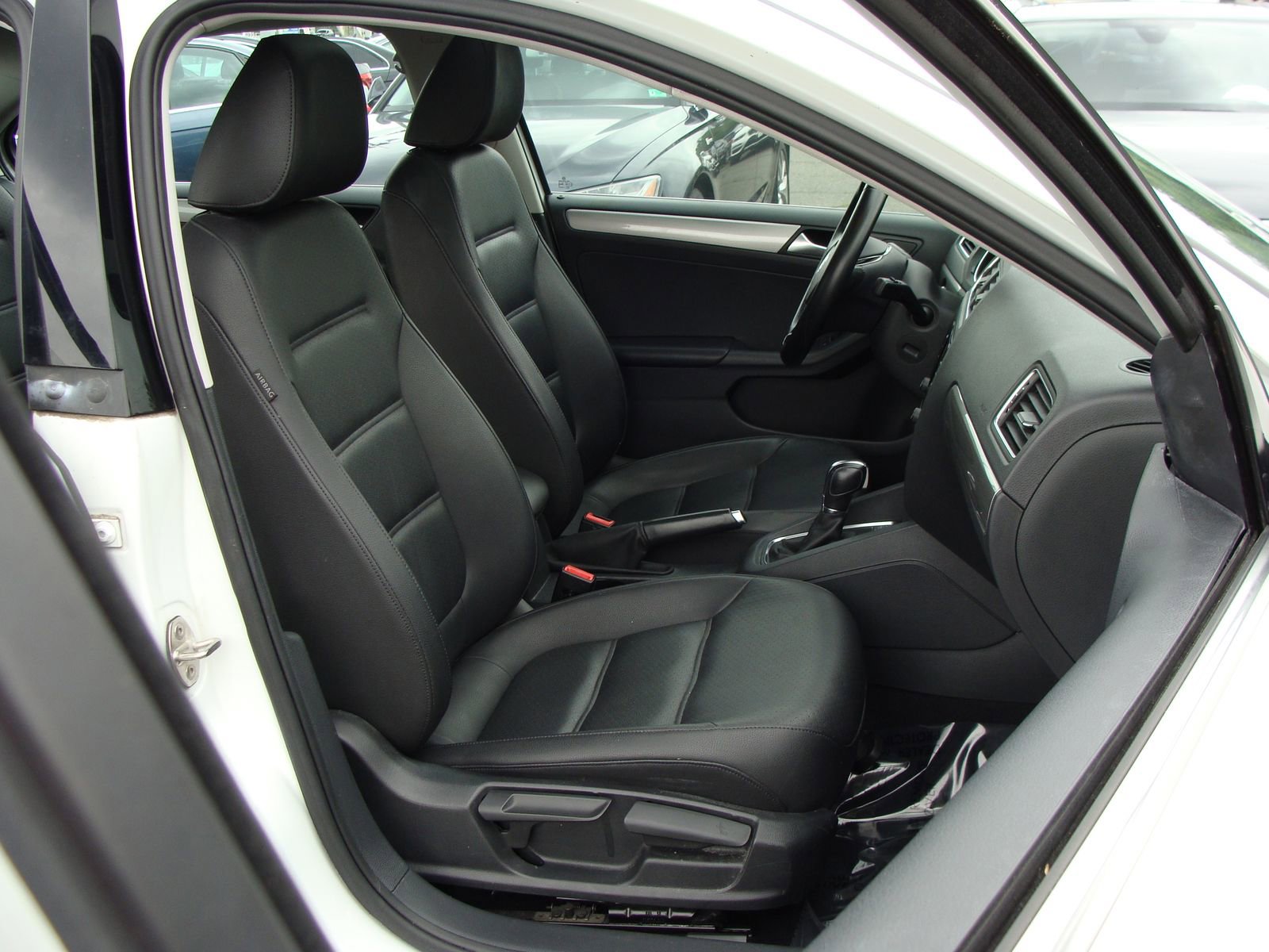 Used 2015 Volkswagen Jetta SE FWD image 10