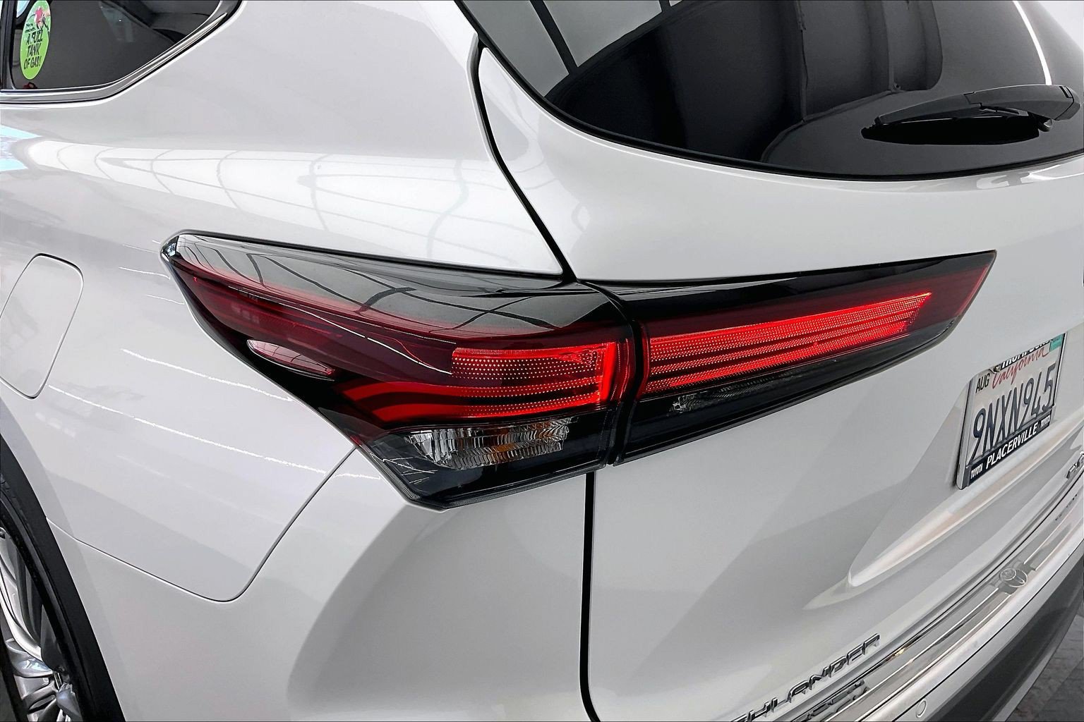 Used 2024 Toyota Highlander Platinum AWD/4WD image 30