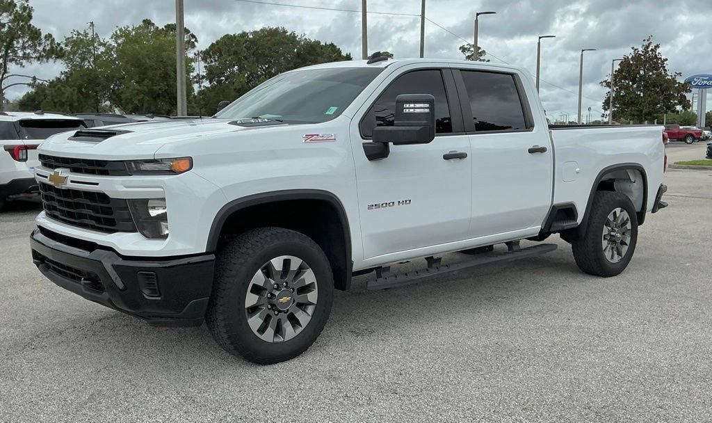 Used 2024 Chevrolet Silverado 2500 Custom w/ Custom Convenience Package AWD/4WD image 2