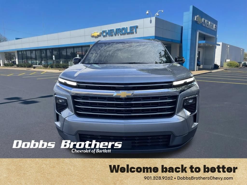 Used 2026 Chevrolet Traverse LT w/ Driver Confidence Package AWD/4WD image 2