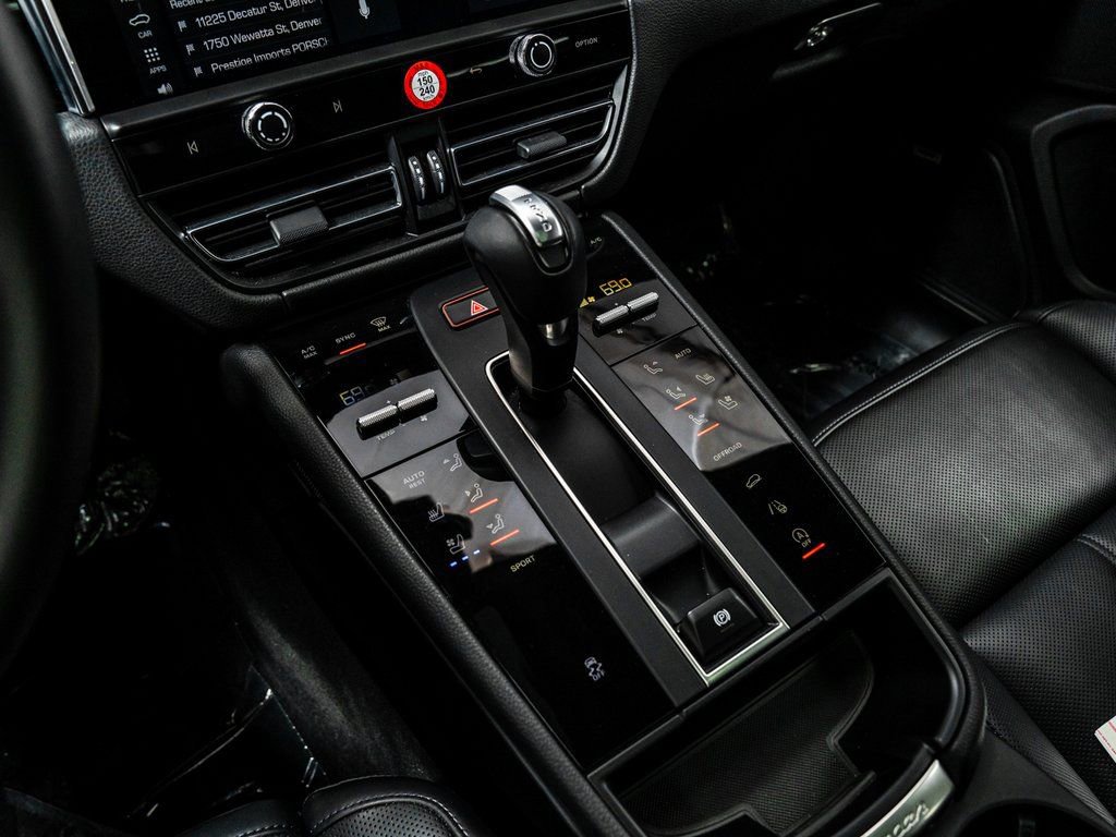 Used 2025 Porsche Macan image 19