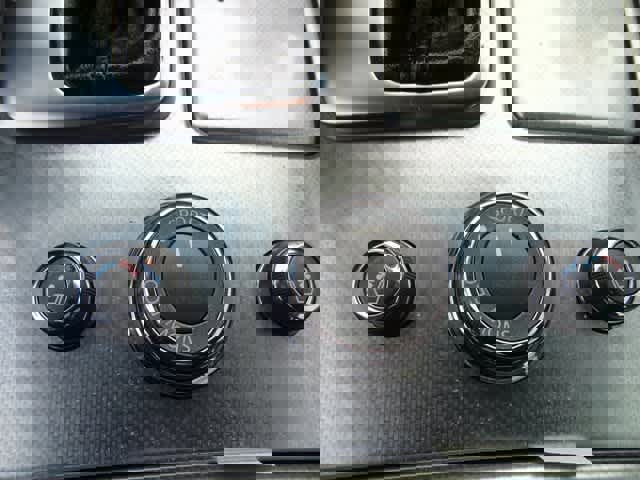 Used 2018 INFINITI Q70 L 3.7 image 34