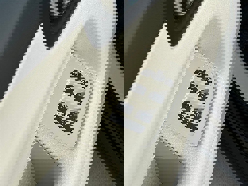 Used 2023 Volvo XC60 T8 Plus image 21