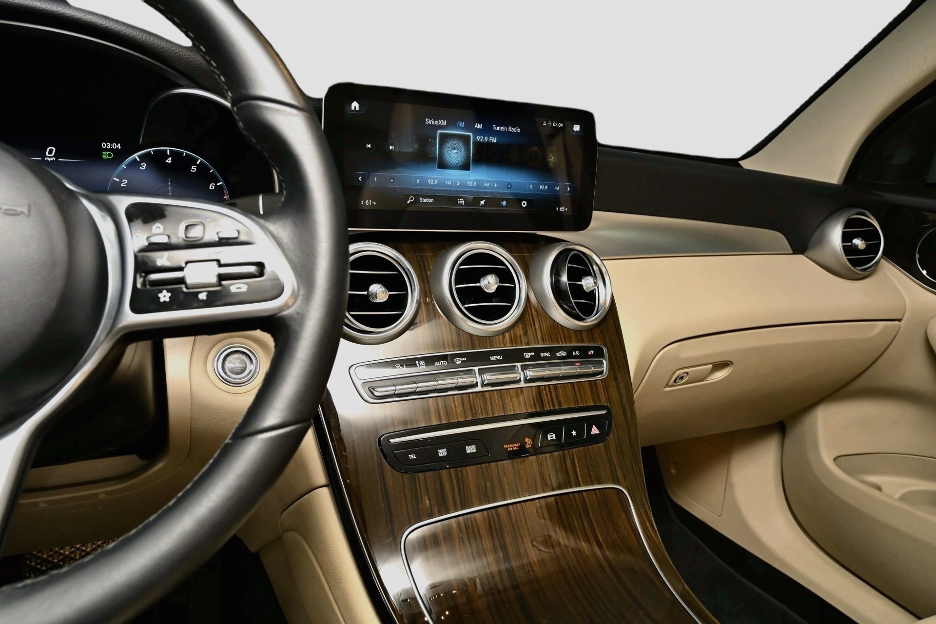 Used 2022 Mercedes-Benz GLC 300 image 23