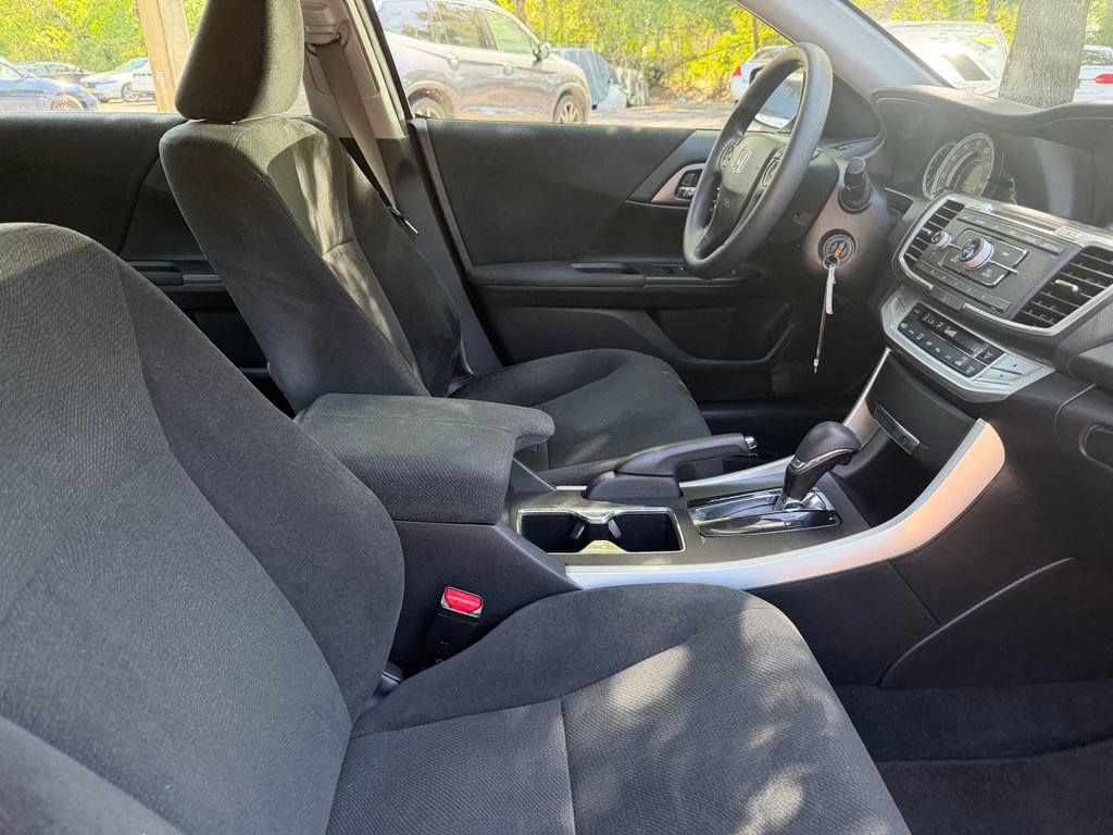 Used 2013 Honda Accord LX image 9
