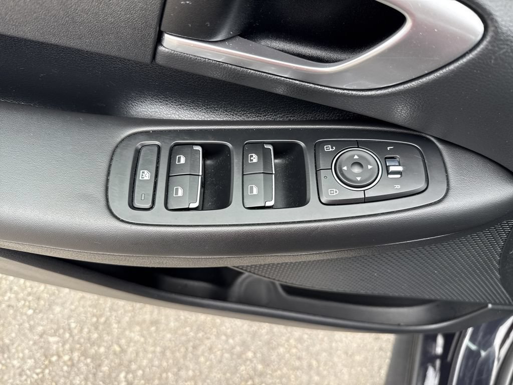 Used 2023 Hyundai Sonata SE FWD image 11