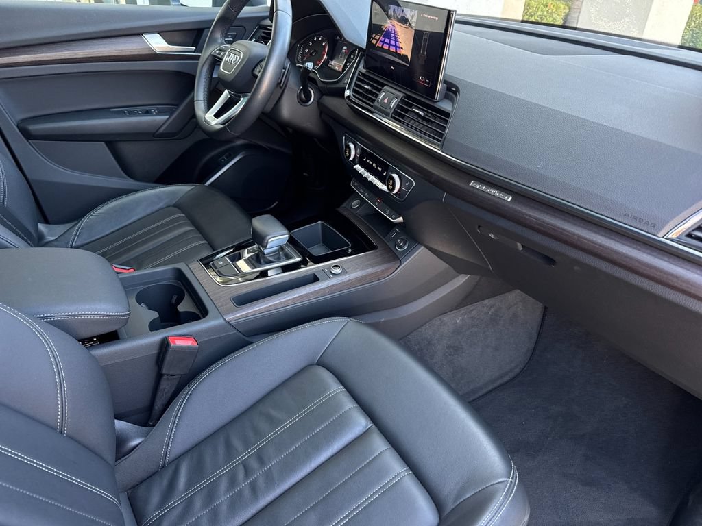 Used 2023 Audi Q5 2.0T Premium w/ Convenience Package AWD/4WD image 15