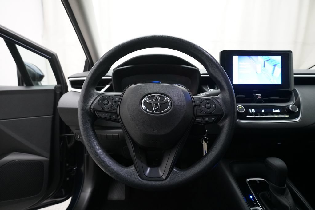 Used 2023 Toyota Corolla LE FWD image 4