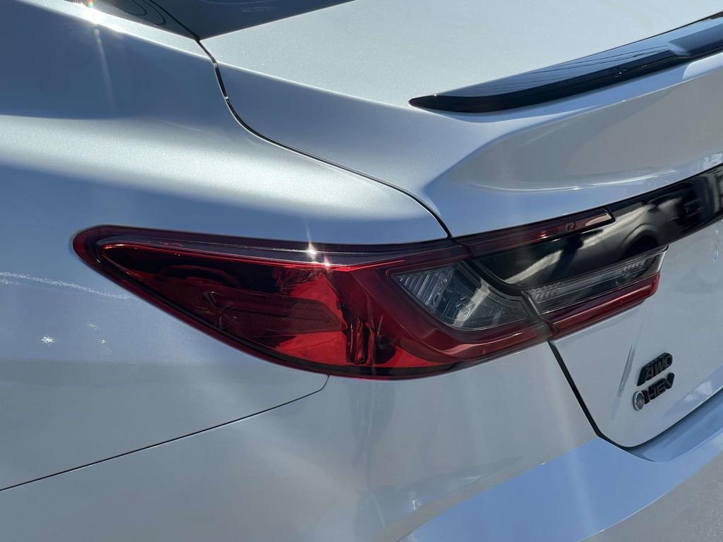 Used 2025 Toyota Camry LE AWD/4WD image 10