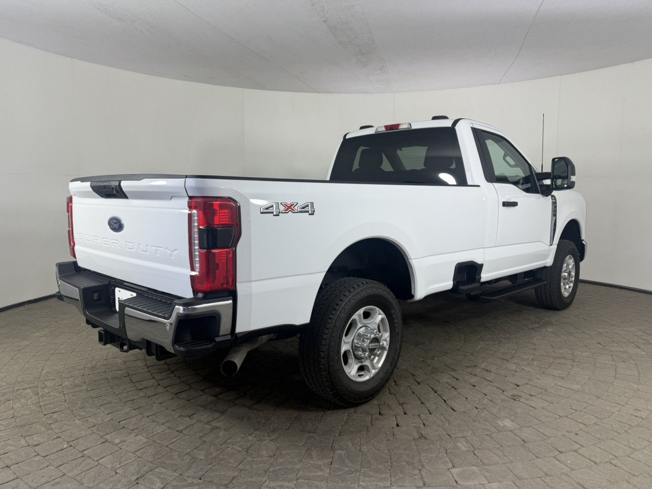 Used 2026 Ford F350 XLT w/ 360-Degree Camera Package AWD/4WD image 9
