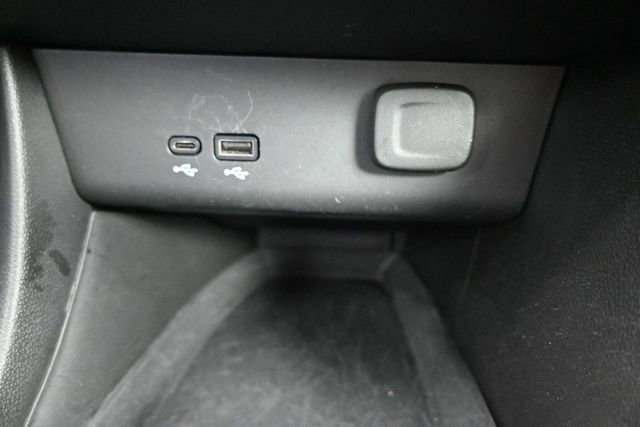 Used 2025 Buick Encore GX Preferred AWD/4WD image 24