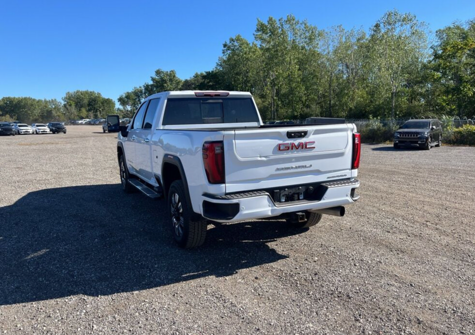 Used 2024 GMC Sierra 2500 Denali AWD/4WD image 8