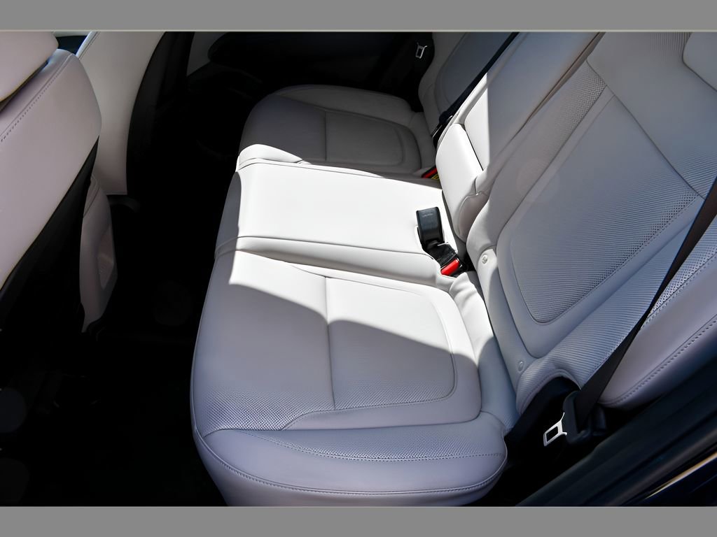 Used 2025 Hyundai Tucson Limited AWD/4WD image 16