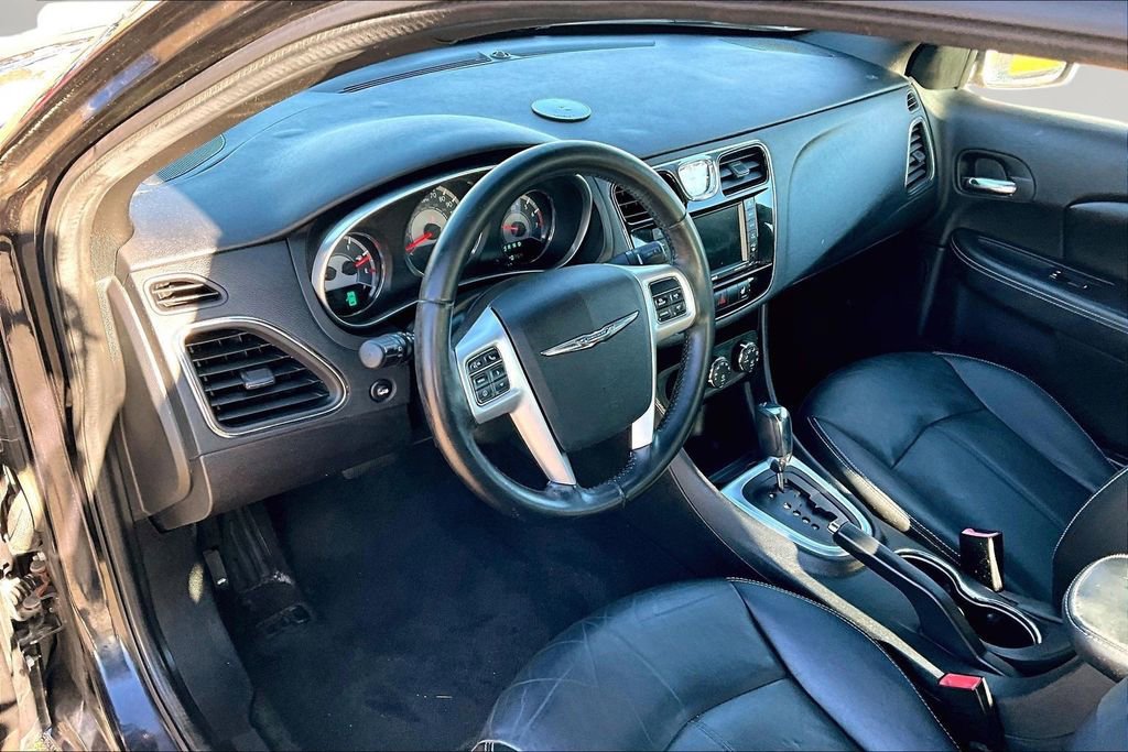 Used 2011 Chrysler 200 Limited FWD image 15