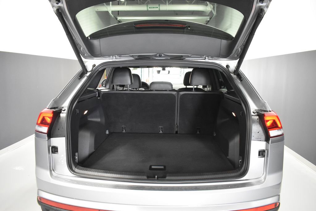 Used 2023 Volkswagen Atlas Cross Sport SE image 32