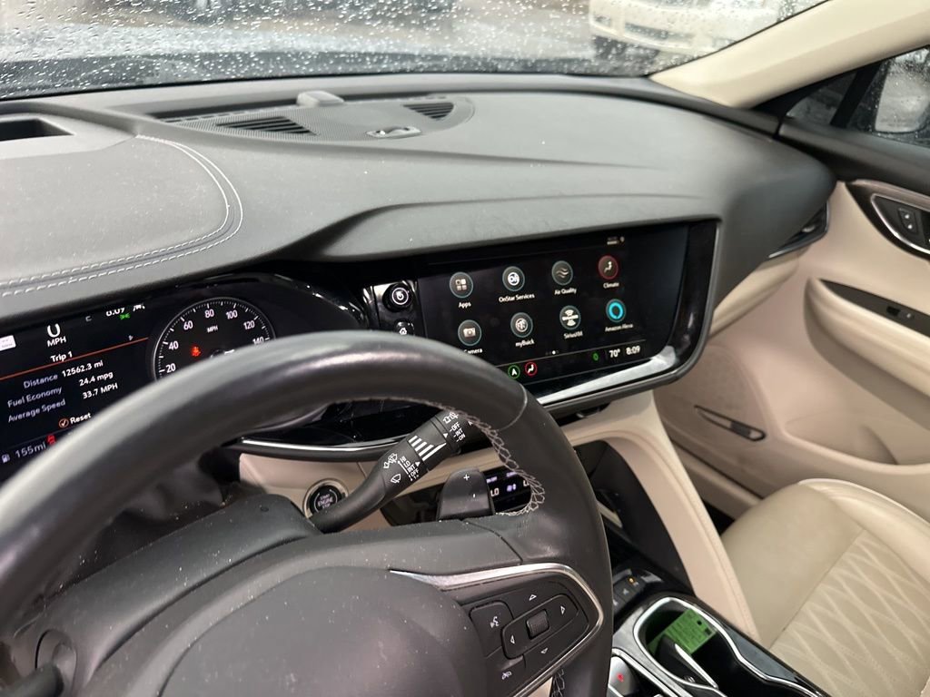 Used 2023 Buick Envision Avenir image 10