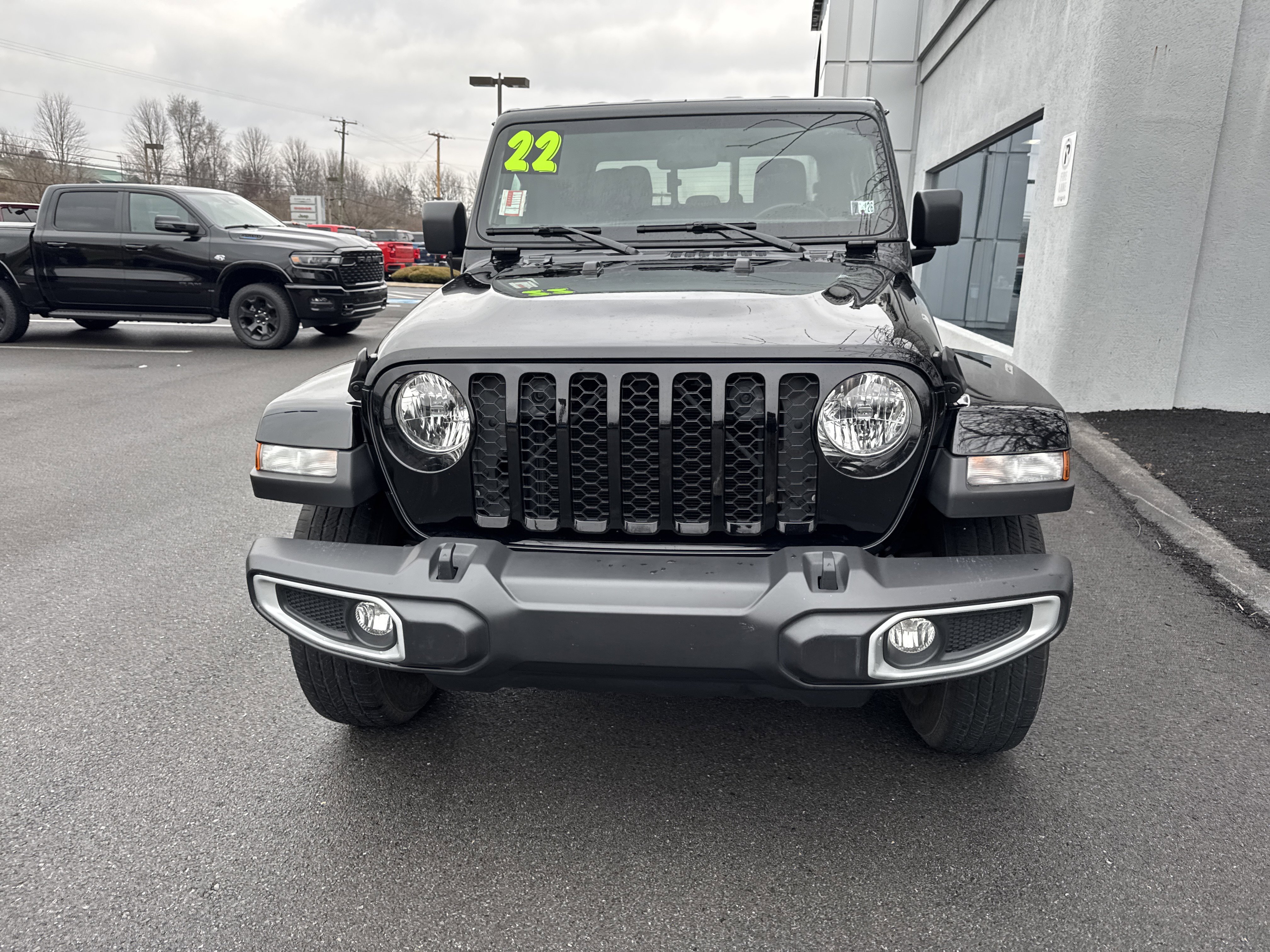 Used 2022 Jeep Gladiator Sport image 9
