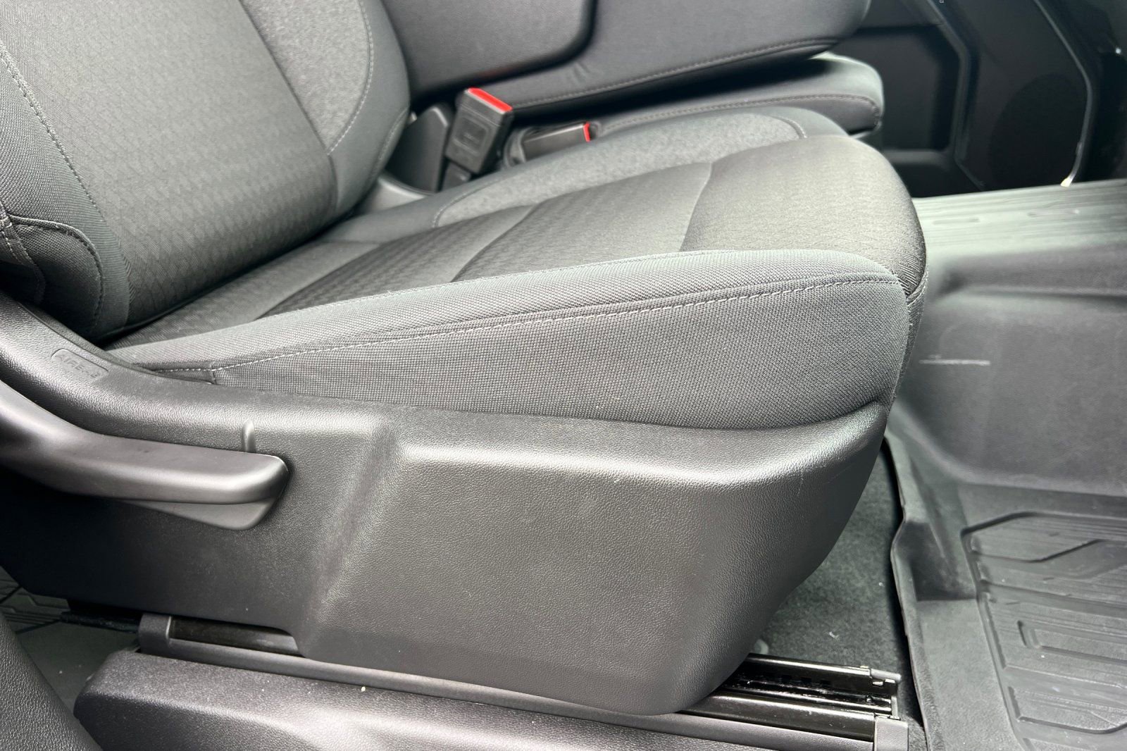 Used 2025 GMC Sierra 1500 SLE image 23