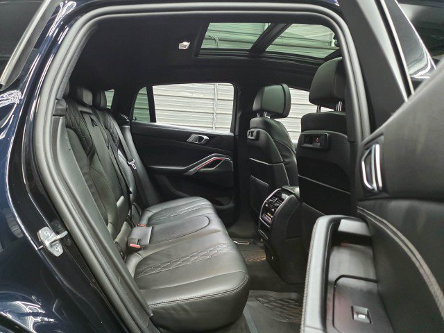Used 2023 BMW X6 xDrive40i AWD/4WD image 16
