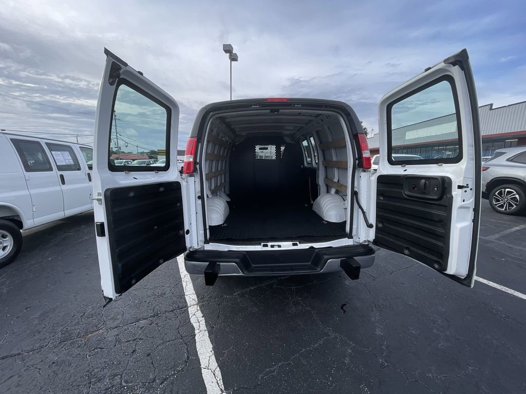Used 2025 GMC Savana 2500 w/ Driver Convenience Package RWD image 22