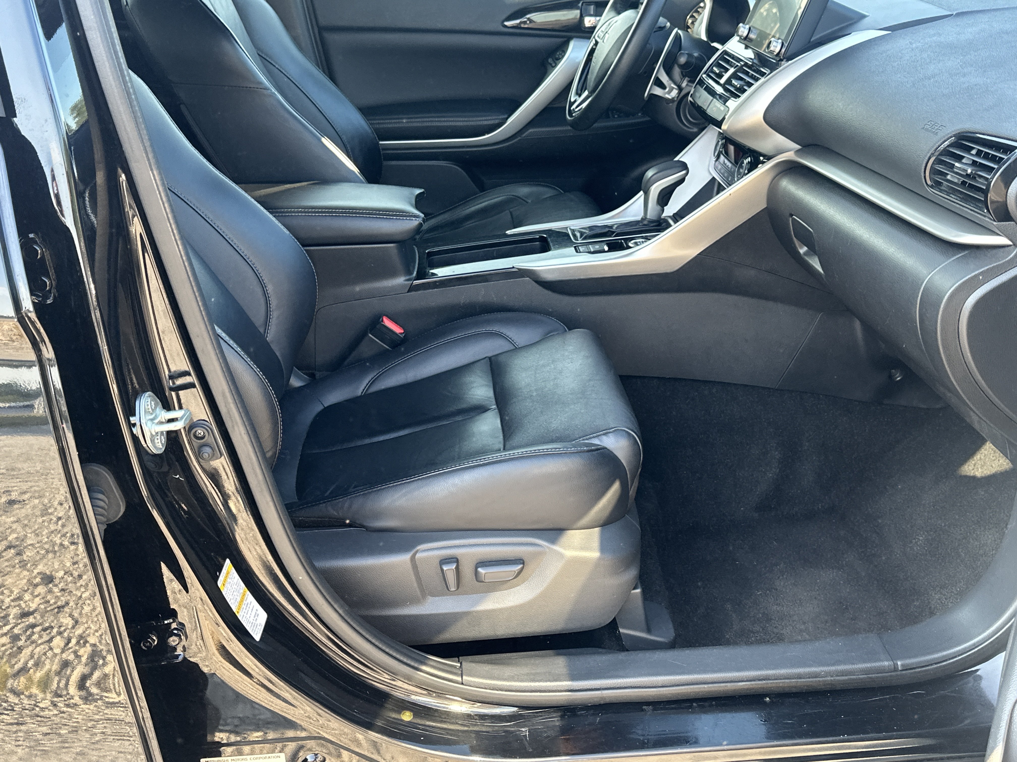 Used 2024 Mitsubishi Eclipse Cross SEL AWD/4WD image 13