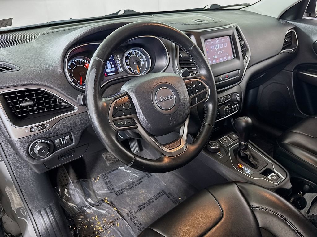 Used 2020 Jeep Cherokee Latitude Plus w/ Cold Weather Group image 9