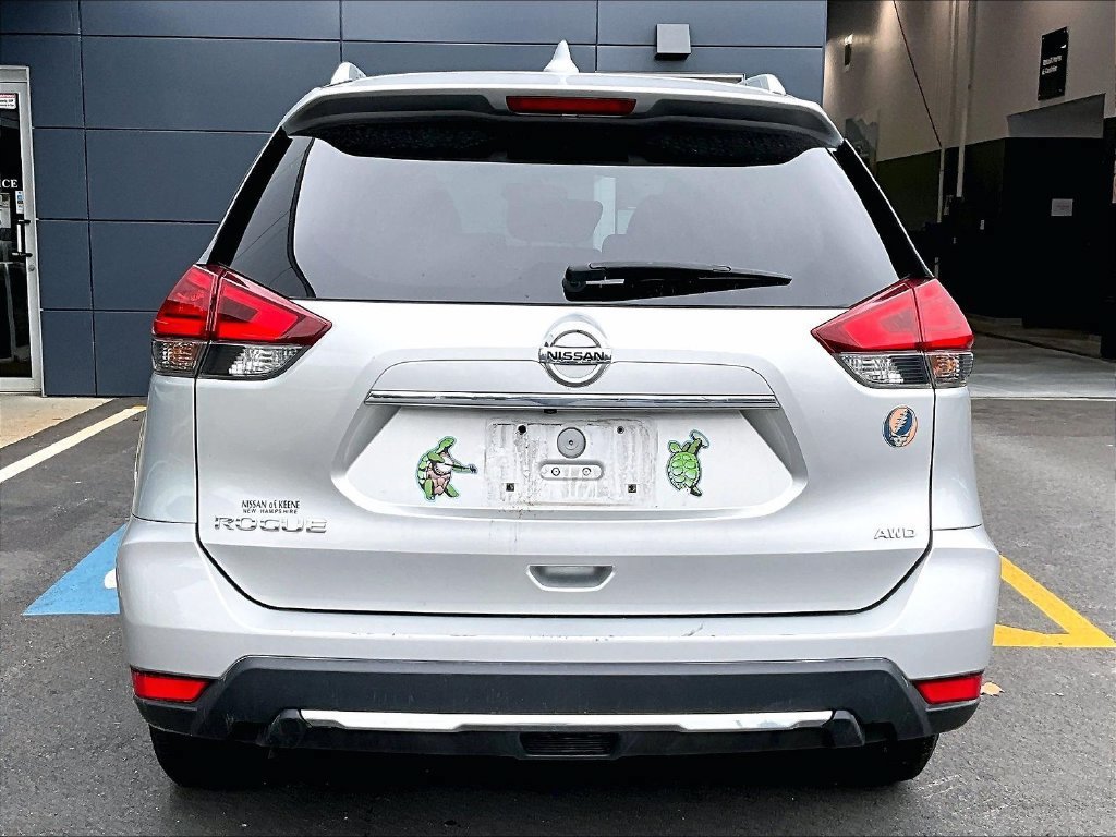 Used 2017 Nissan Rogue S w/ S Appearance Package AWD/4WD image 5