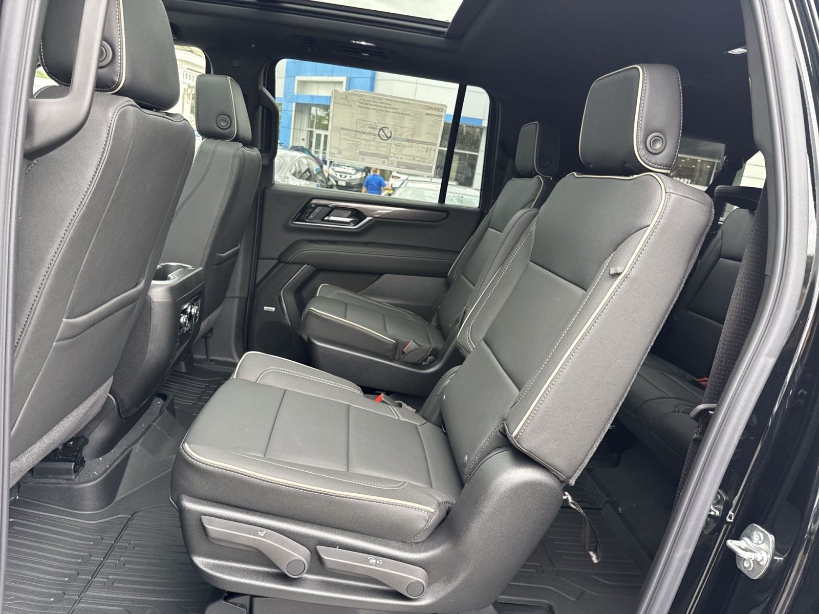 New 2026 GMC Yukon XL Elevation w/ Technology Package AWD/4WD image 19