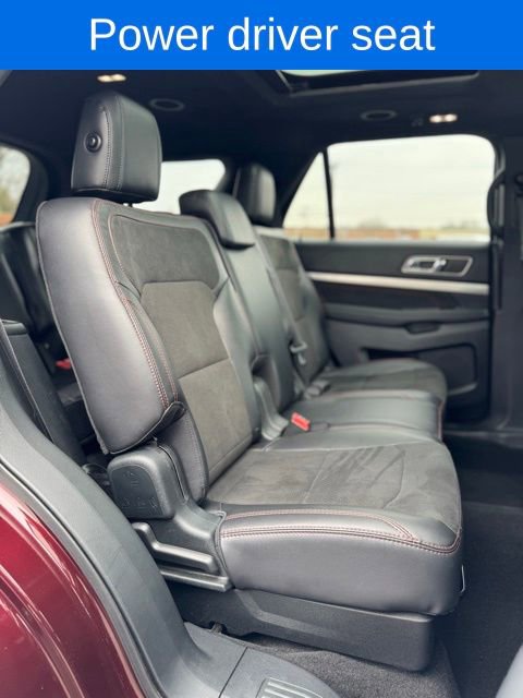 Certified 2018 Ford Explorer XLT w/ Equipment Group 202A image 33