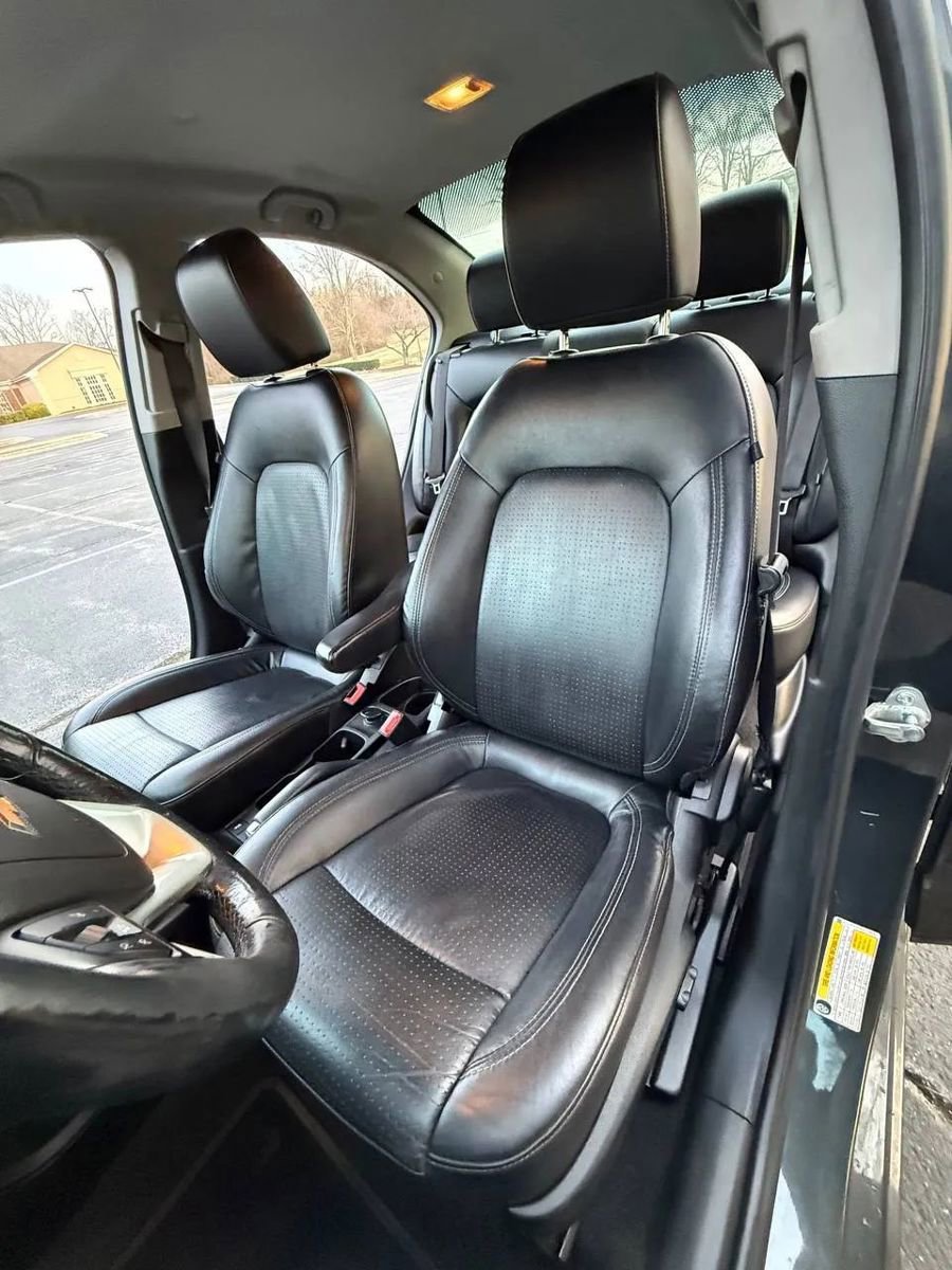Used 2019 Chevrolet Sonic Premier FWD image 18