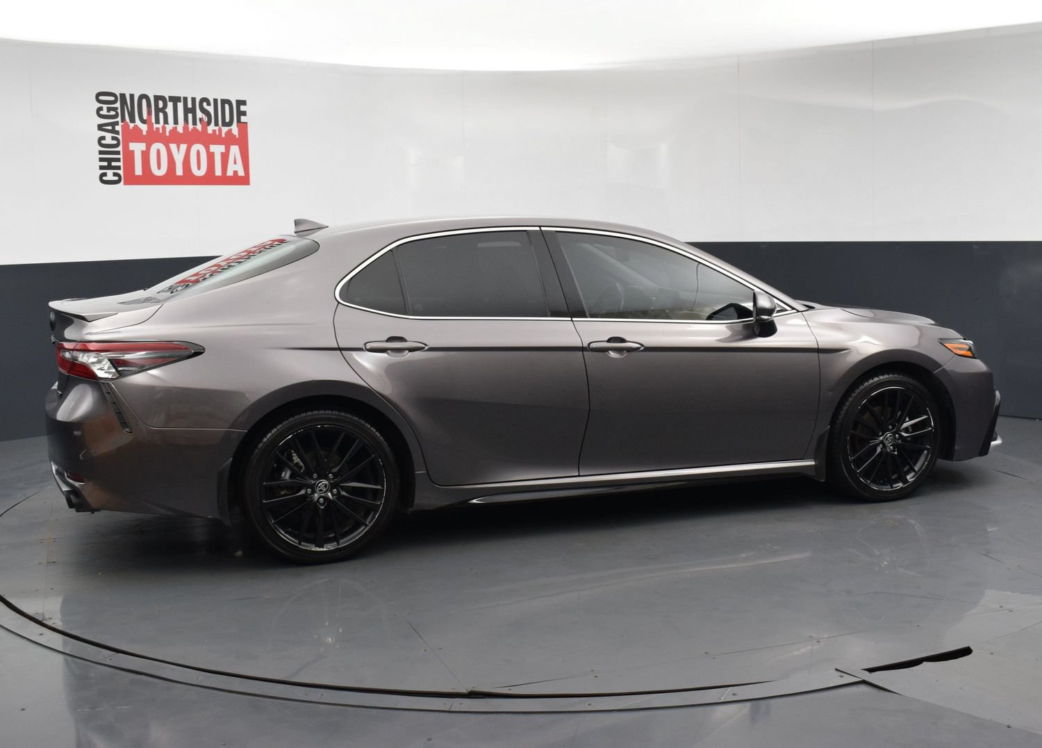 Used 2022 Toyota Camry XSE FWD image 5
