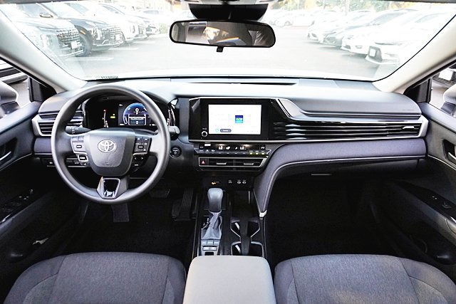 Used 2026 Toyota Camry Hybrid FWD image 27