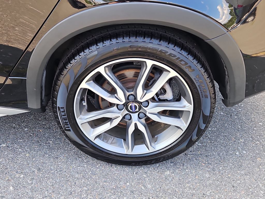 Used 2018 Volvo V60 T5 Cross Country w/ Convenience Package AWD/4WD image 8