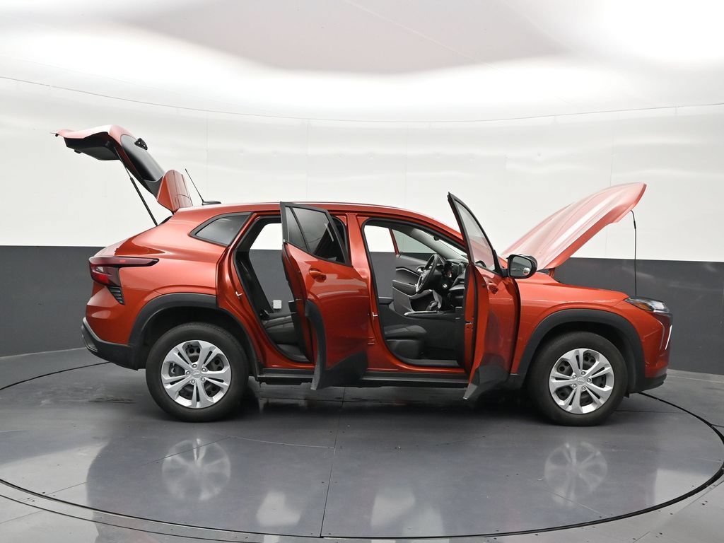 Used 2024 Chevrolet Trax LS FWD image 32
