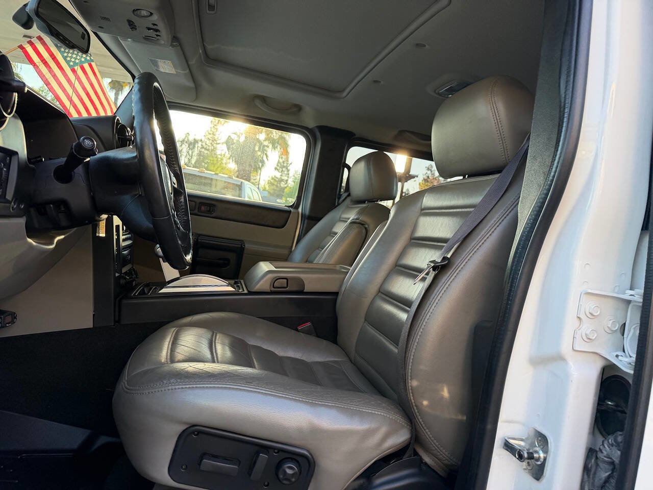 Used 2005 HUMMER H2 SUT w/ Preferred Equipment Group AWD/4WD image 13
