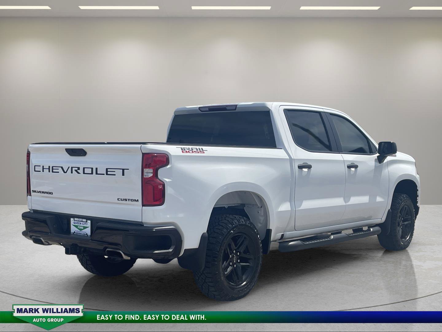 Used 2020 Chevrolet Silverado 1500 Custom Trail Boss w/ Custom Convenience Package AWD/4WD image 3