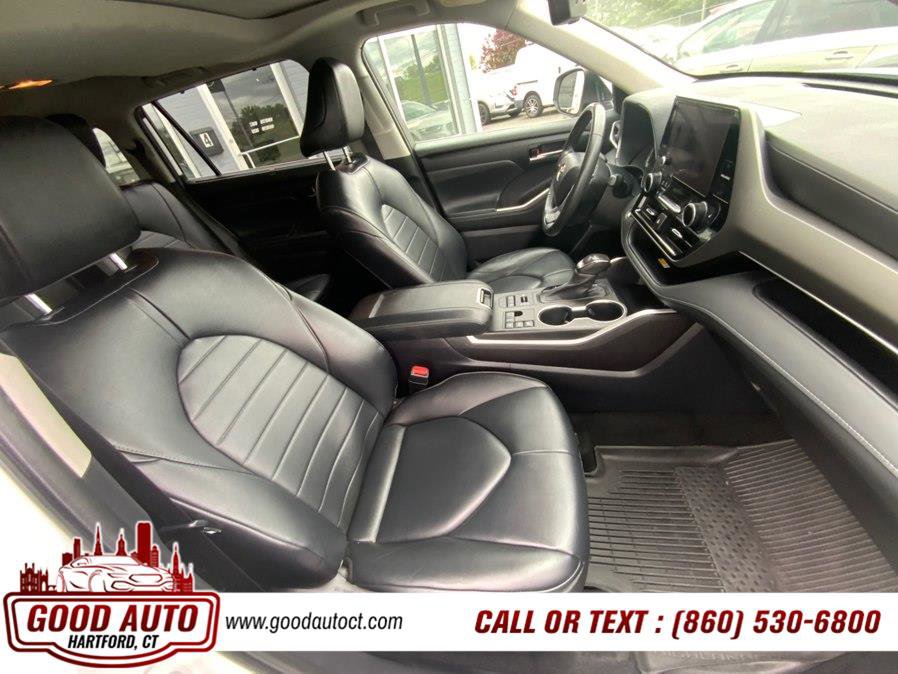 Used 2023 Toyota Highlander XLE AWD/4WD image 14