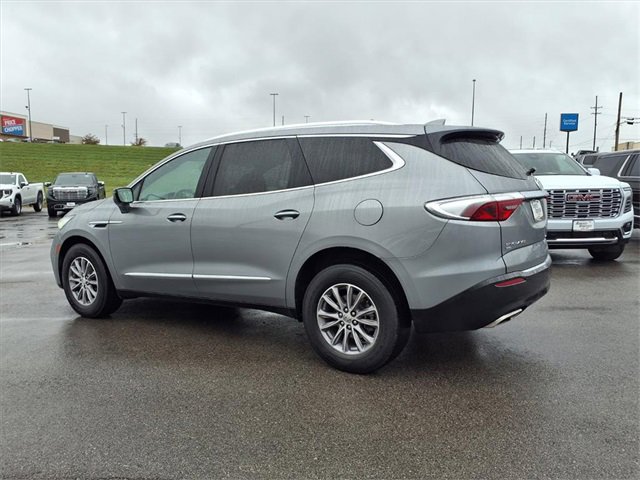 Used 2024 Buick Enclave Premium image 18
