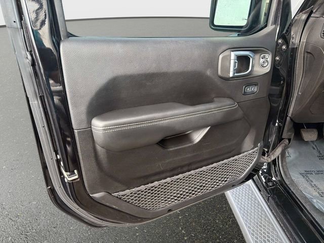 Used 2023 Jeep Wrangler Unlimited Sahara AWD/4WD image 17
