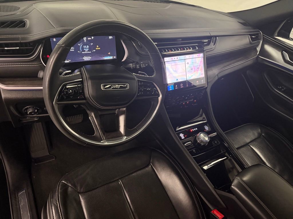 Used 2023 Jeep Grand Cherokee Overland image 11