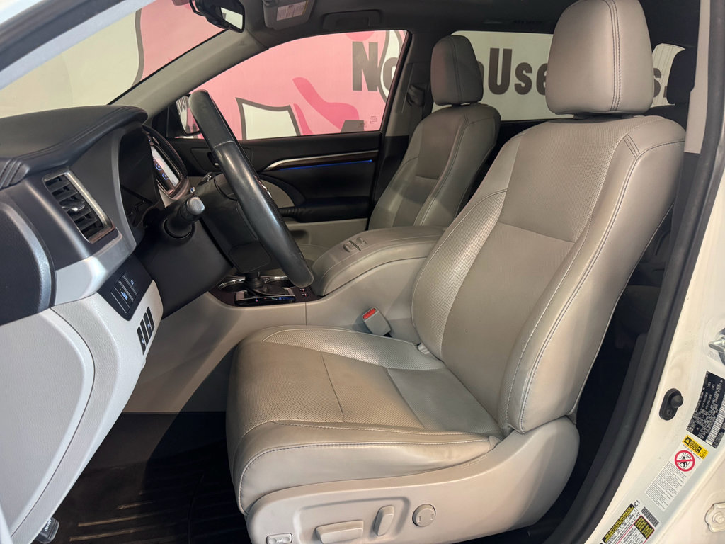 Used 2016 Toyota Highlander Limited FWD image 18