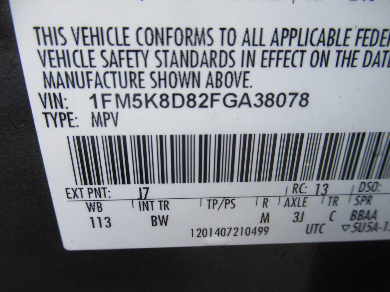 Used 2015 Ford Explorer XLT w/ Equipment Group 202A AWD/4WD image 17