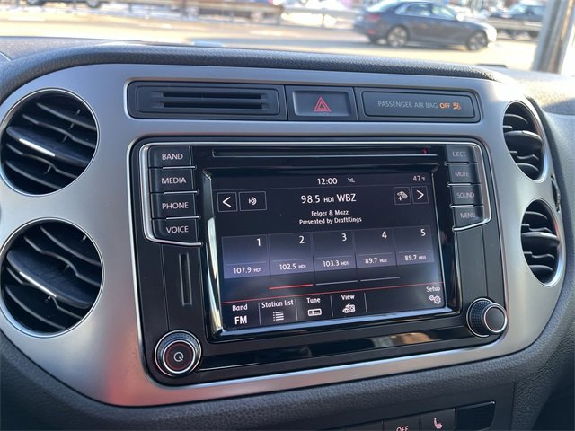 Used 2017 Volkswagen Tiguan S image 16