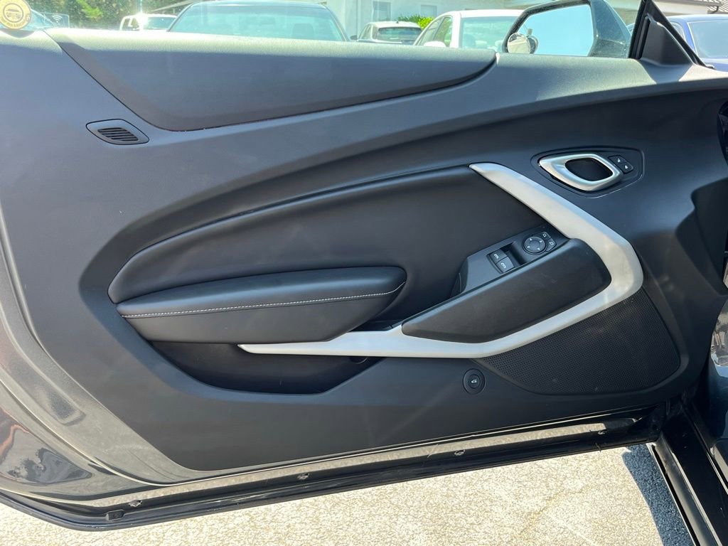 Used 2018 Chevrolet Camaro LS RWD image 9