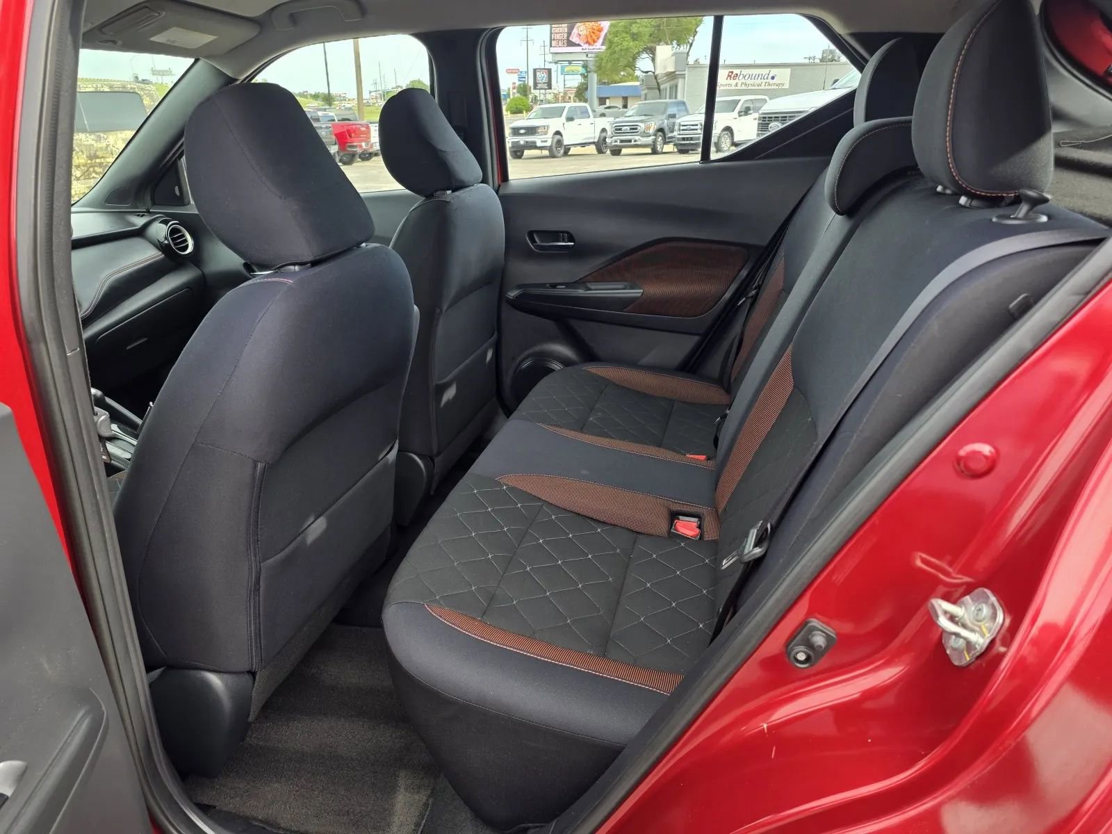 Used 2018 Nissan Kicks SR FWD image 13